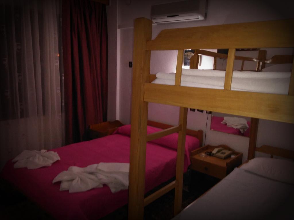 Pak Hotel - Adult Only Kusadasi Habitación foto